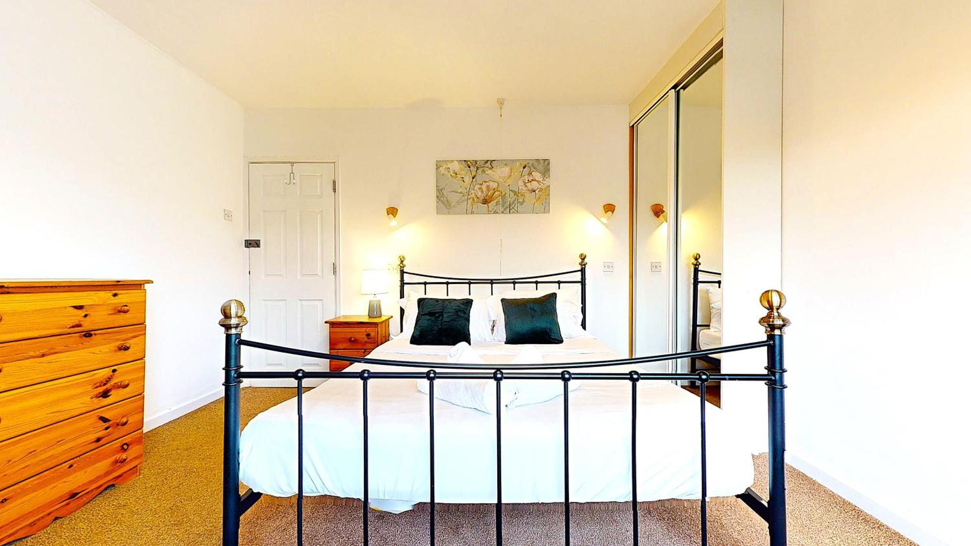 Sleeps 10, Free Parking, Close To Science Park, King Size Bed Milton  Экстерьер фото