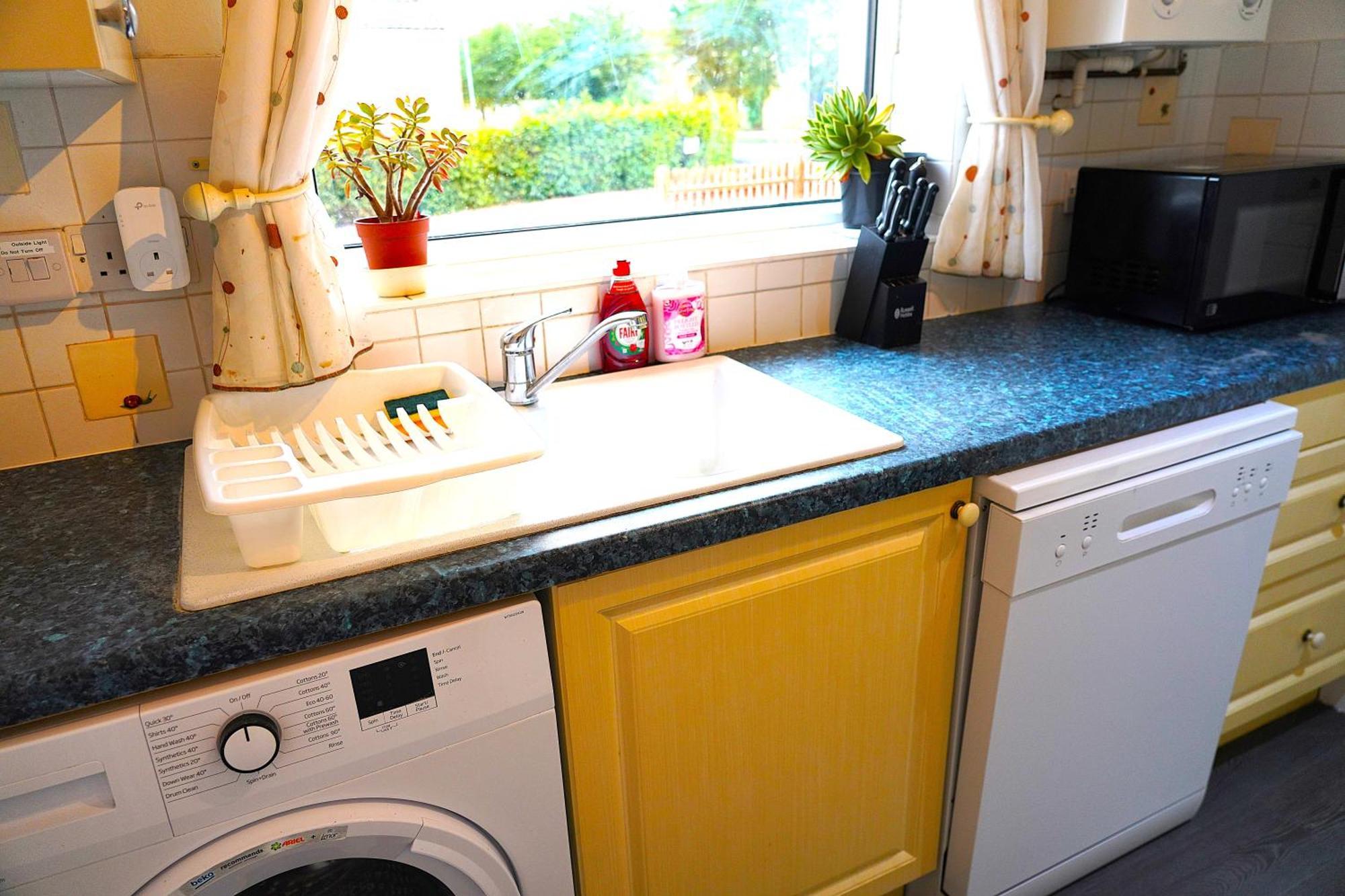 Sleeps 10, Free Parking, Close To Science Park, King Size Bed Milton  Экстерьер фото
