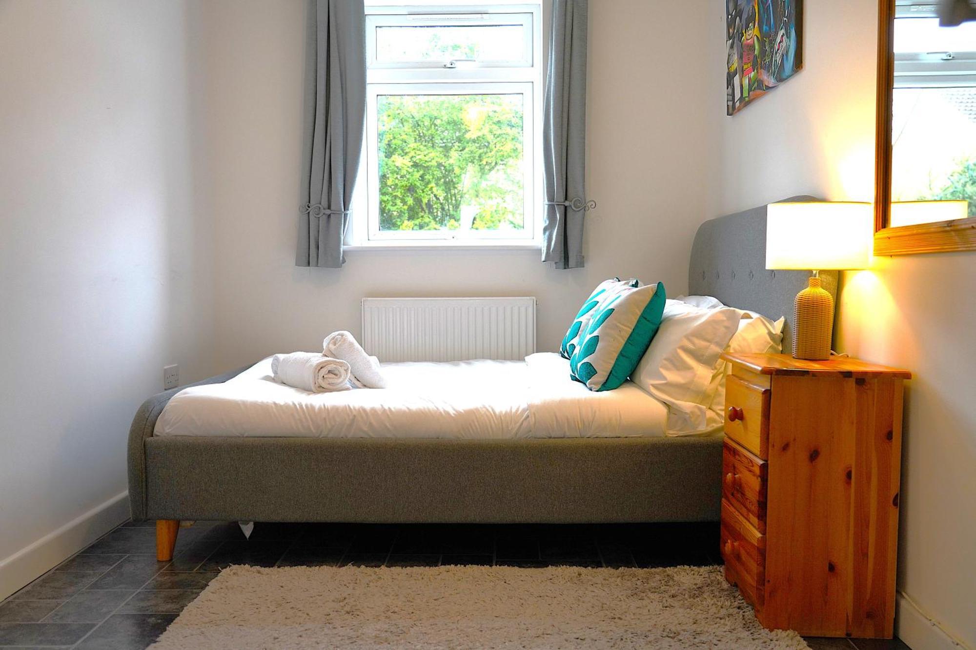 Sleeps 10, Free Parking, Close To Science Park, King Size Bed Milton  Экстерьер фото