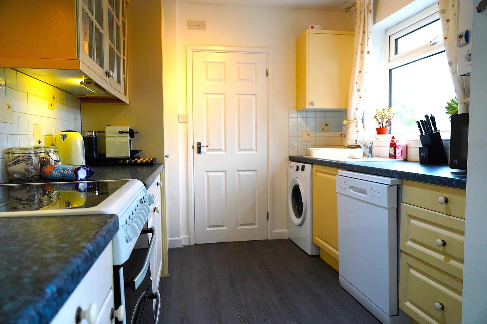 Sleeps 10, Free Parking, Close To Science Park, King Size Bed Milton  Экстерьер фото