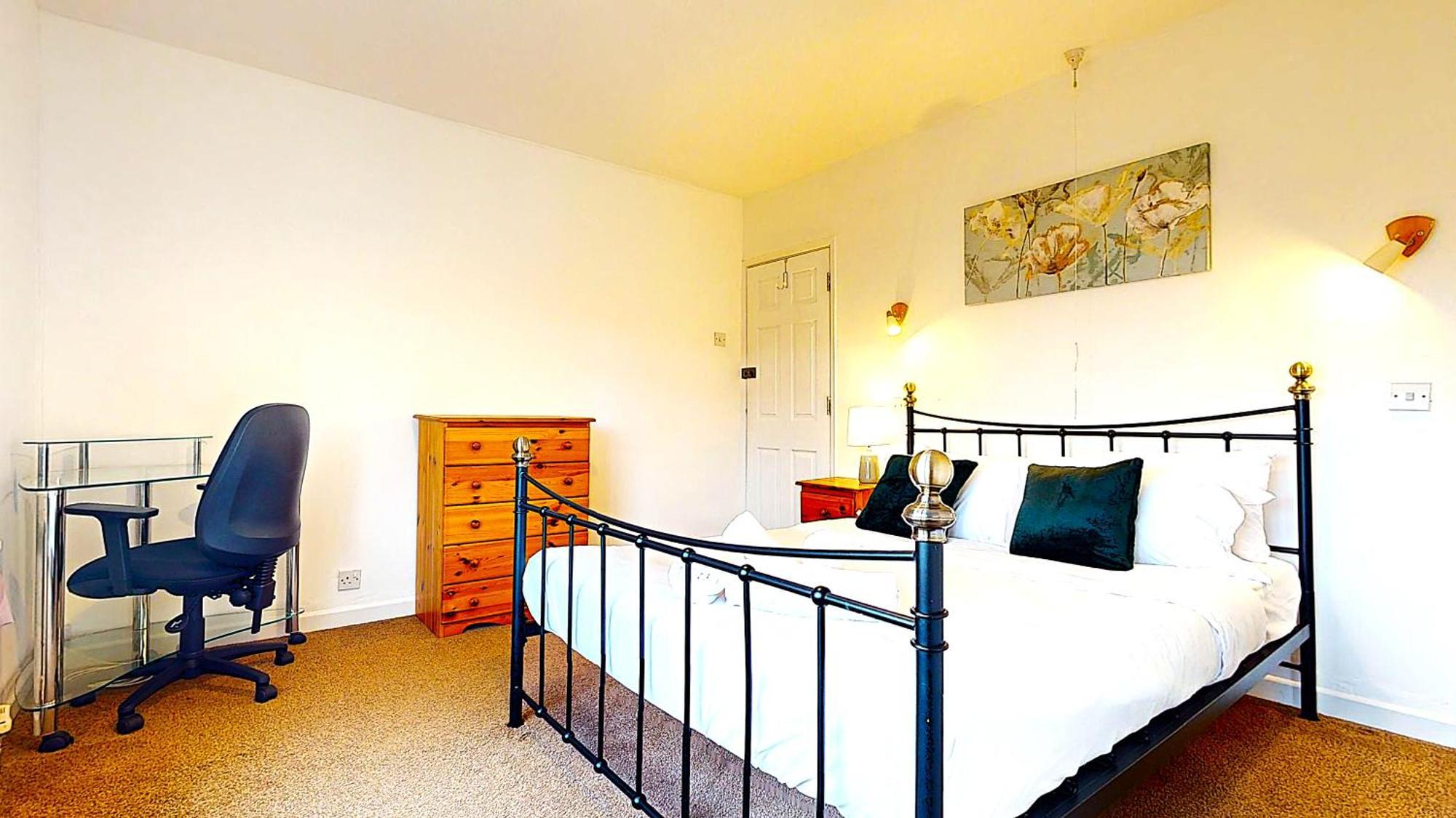 Sleeps 10, Free Parking, Close To Science Park, King Size Bed Milton  Экстерьер фото